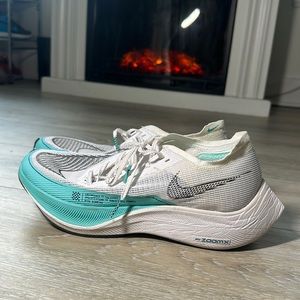 Nike Vaporfly 2 | Women's 10.5 | Men's 9